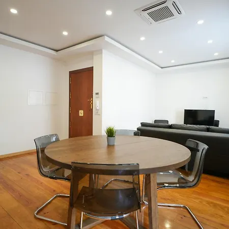 The Cordeiro House - No 67 - 2d - Spacious Three Bedroom Appartamento Lisbona