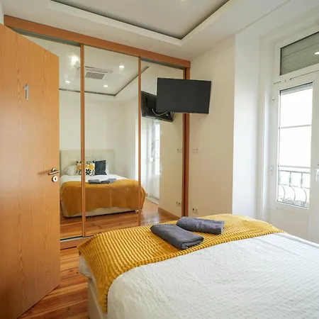 The Cordeiro House - No 67 - 2d - Spacious Three Bedroom * ליסבון