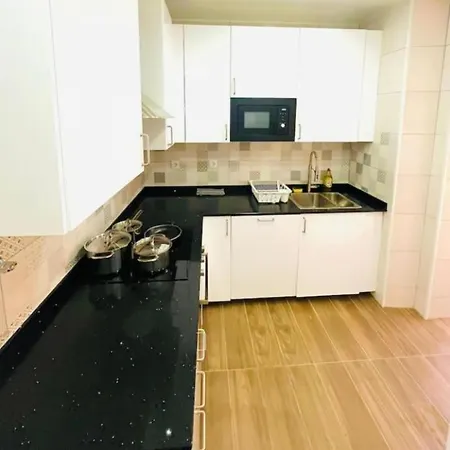 아파트 The Cordeiro House - No 67 - 2d - Spacious Three Bedroom