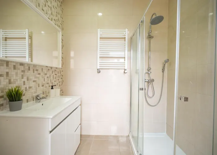The Cordeiro House - No 67 - 2d - Spacious Three Bedroom דירה ליסבון