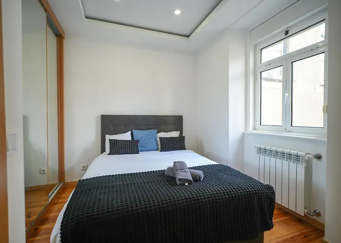 The Cordeiro House - No 67 - 2d - Spacious Three Bedroom * ליסבון