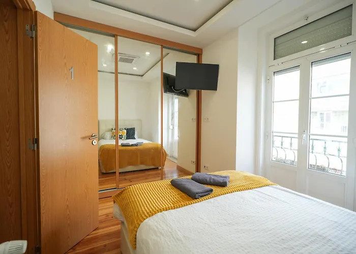 The Cordeiro House - No 67 - 2d - Spacious Three Bedroom * ליסבון